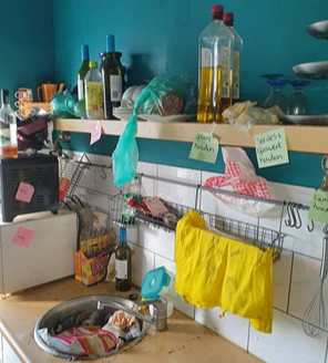 keuken die word opgeruimd