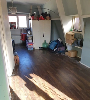 woonkamer schoonmaken in process