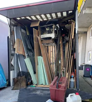 truck helemaal vol met vuil