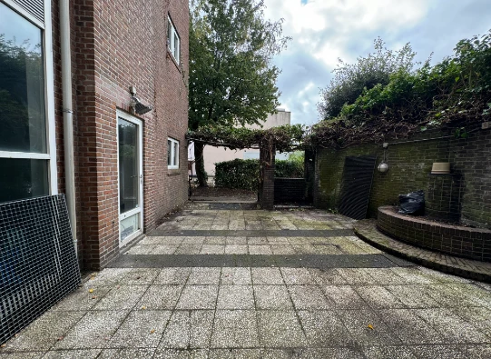 Tuin tegels schoonmaken in Rijswijk